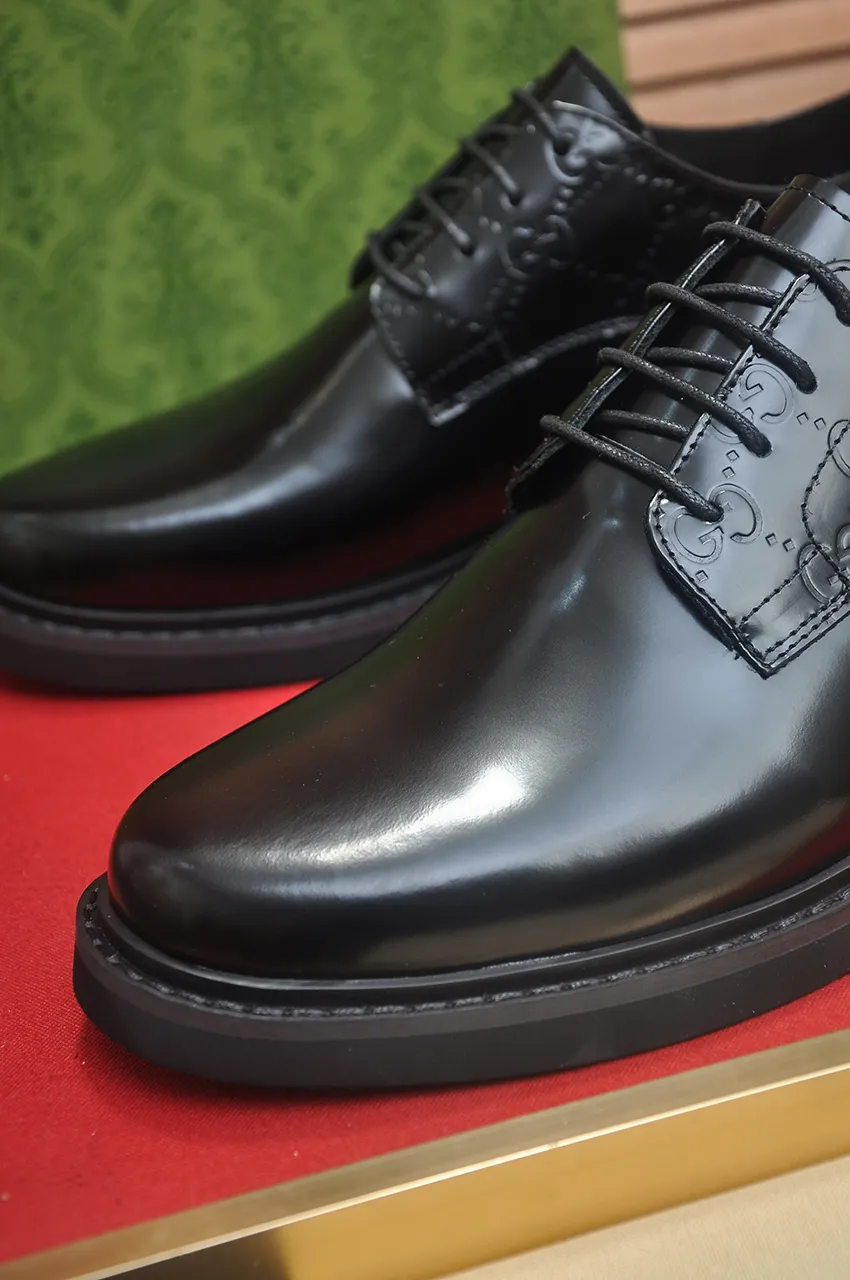 Men's shoes💰540💶Italy's top luxury men's shoe giant (GUCCI) (Gucci) (full cowhide lining) new arrival🍃Original European style🔰 Pleasant to the eye😍In order to make the shoes more durable and non-deformable🌀The production continues to follow traditional methods but there is still no lack of innovation💪Choose original sheepskin for the leather♻️ Smooth and natural And extra bright ⭐Made of imported cowhide, the first choice of rich people 38-45 (45 customized)
